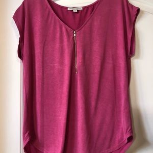 Loose fit sleeveless top with zipper